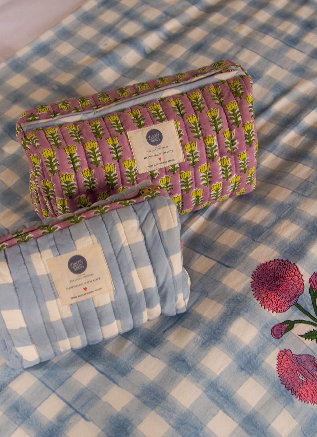 Doing Goods Nova make-up tas met bloemenprint - voorkant 3 multicolor