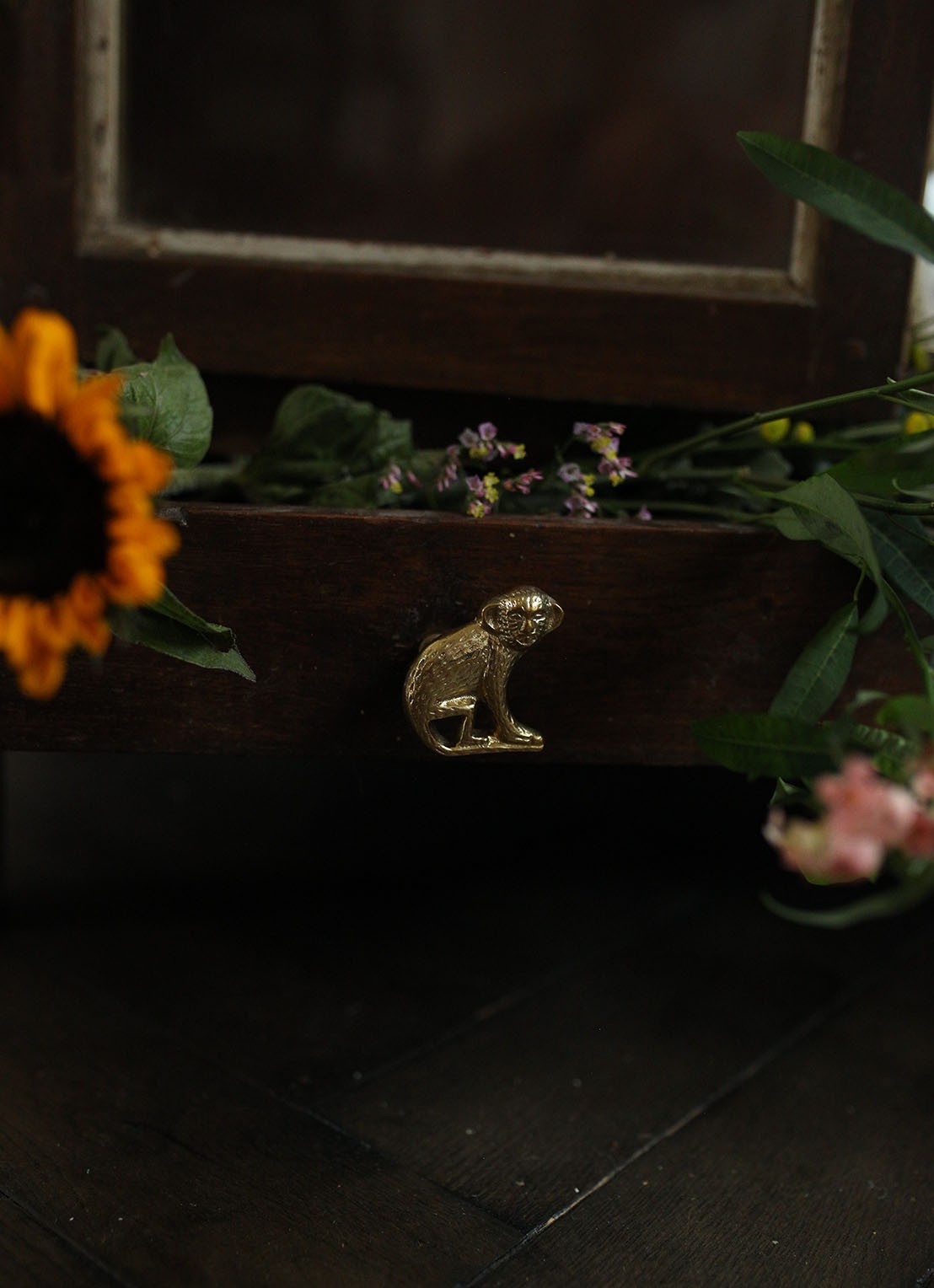 Doing Goods Peppin Monkey deurknop links - detail goud