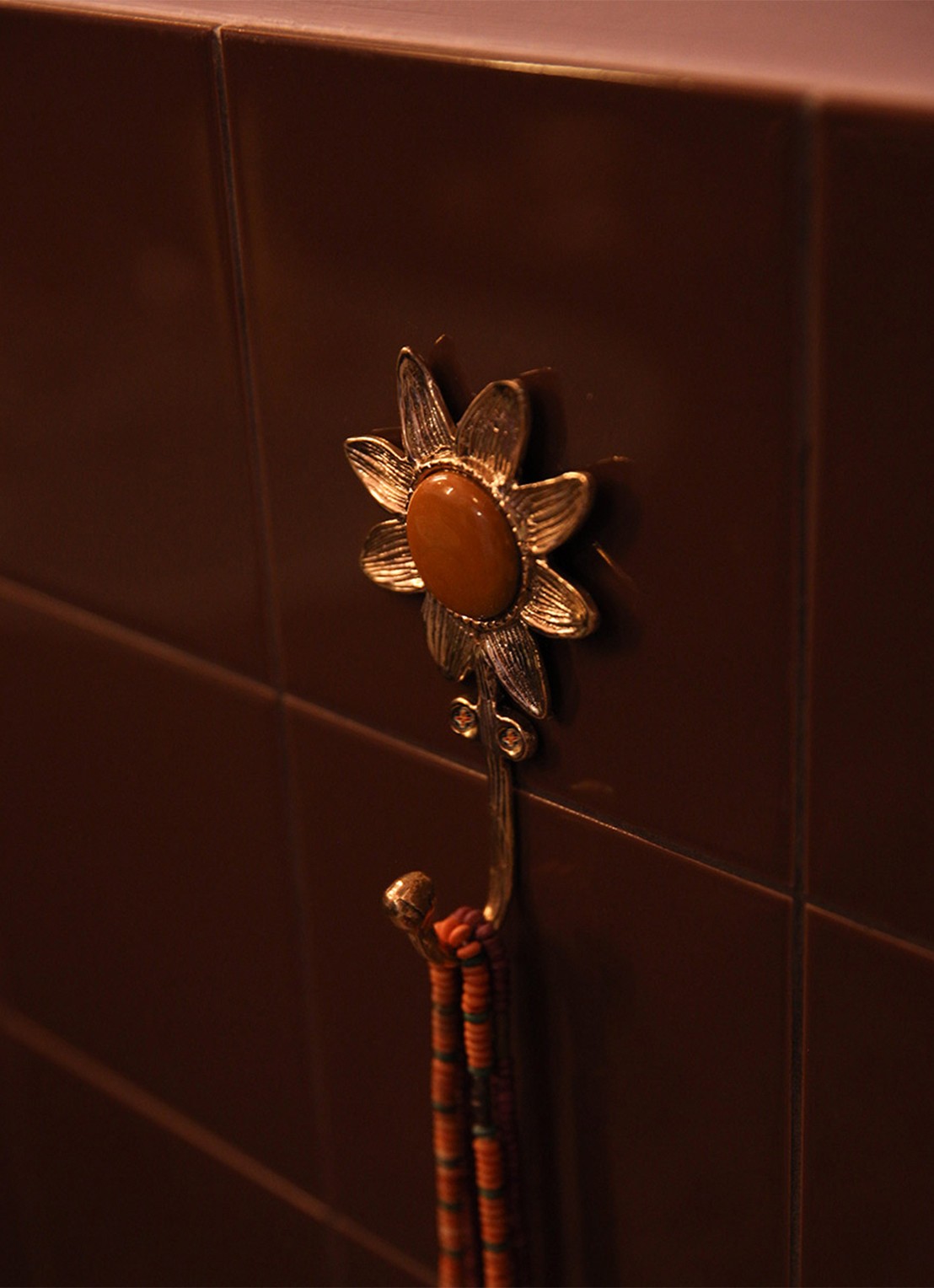 Doing Goods Sera Sun wandhaak 13 cm - voorkant 2 goud