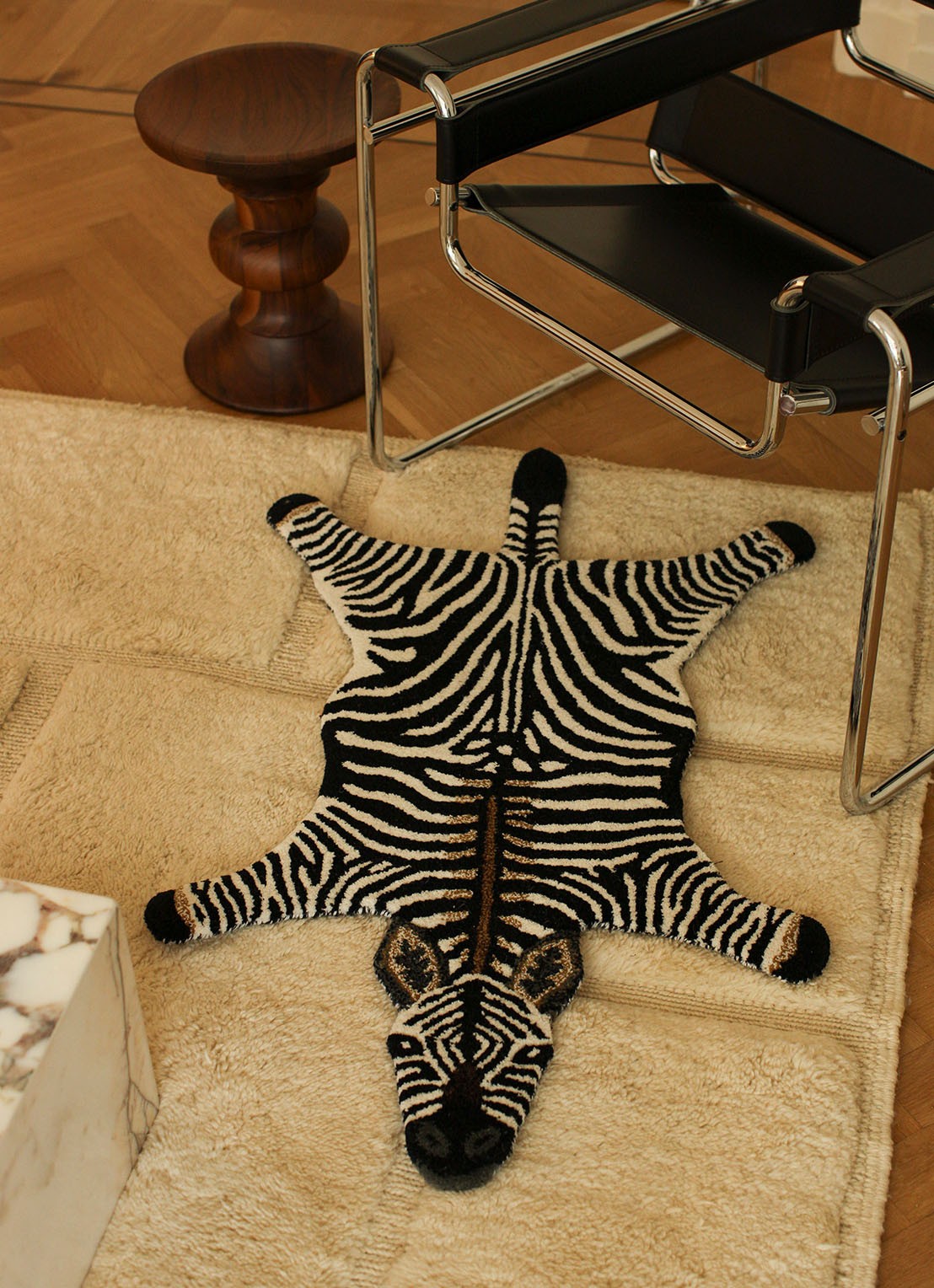 Doing Goods Stripey Zebra vloerkleed 102 x 67 cm - voorkant 4 zwart