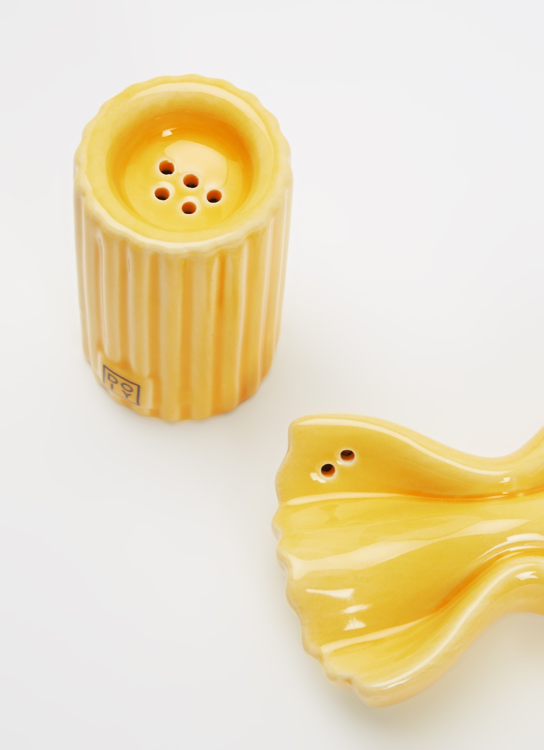 DOIY Farfalle en Macaroni peper- en zoutstel 9 cm - voorkant 2 geel