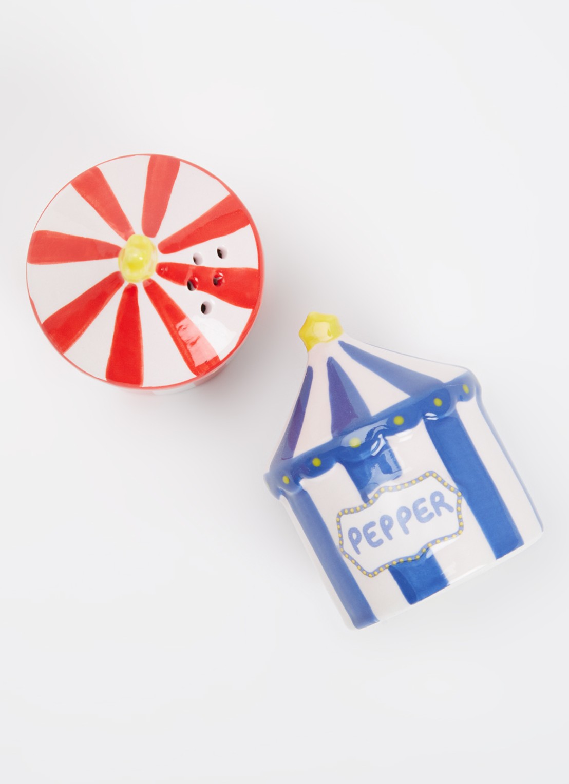 DOIY Fun Fair peper- en zoutstel 7,5 cm - voorkant 2 rood