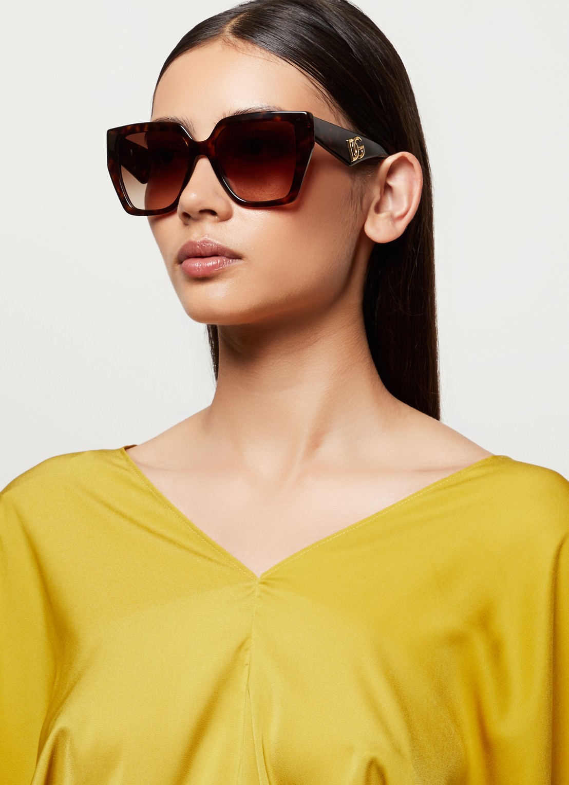 Dolce & Gabbana Butterfly zonnebril DG4438  - voorkant 5 donkerbruin