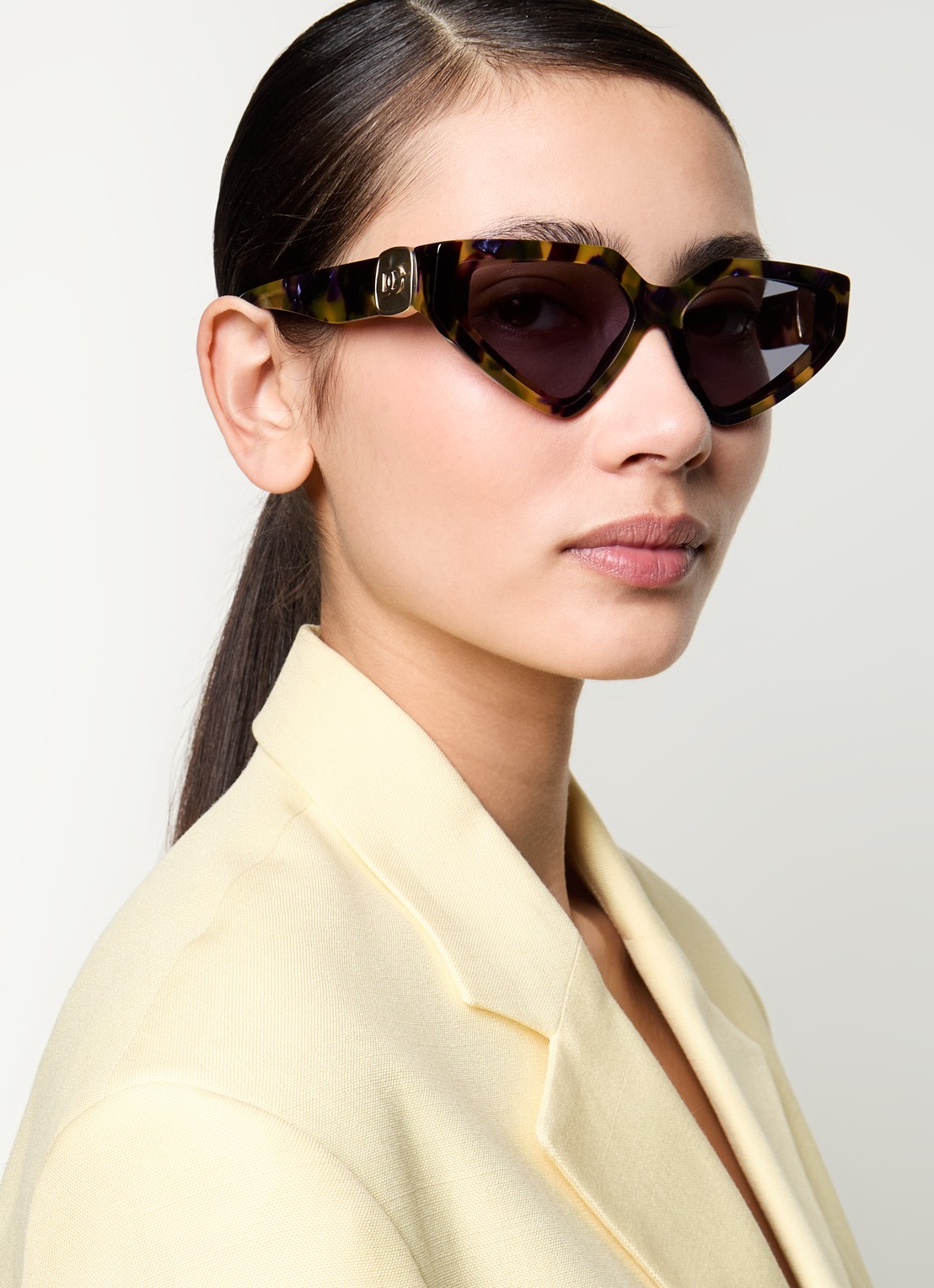 Dolce & Gabbana Cat Eye zonnebril DG4469 - voorkant 2 donkerbruin