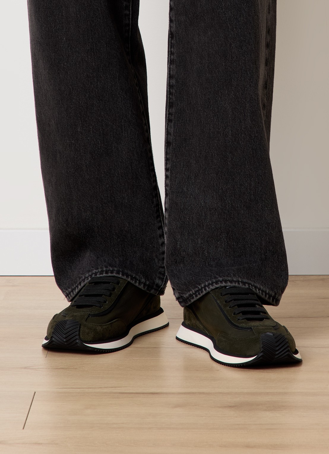 Dolce & Gabbana Cushion sneakers met kalfsleren details - voorkant 6 bronsgroen