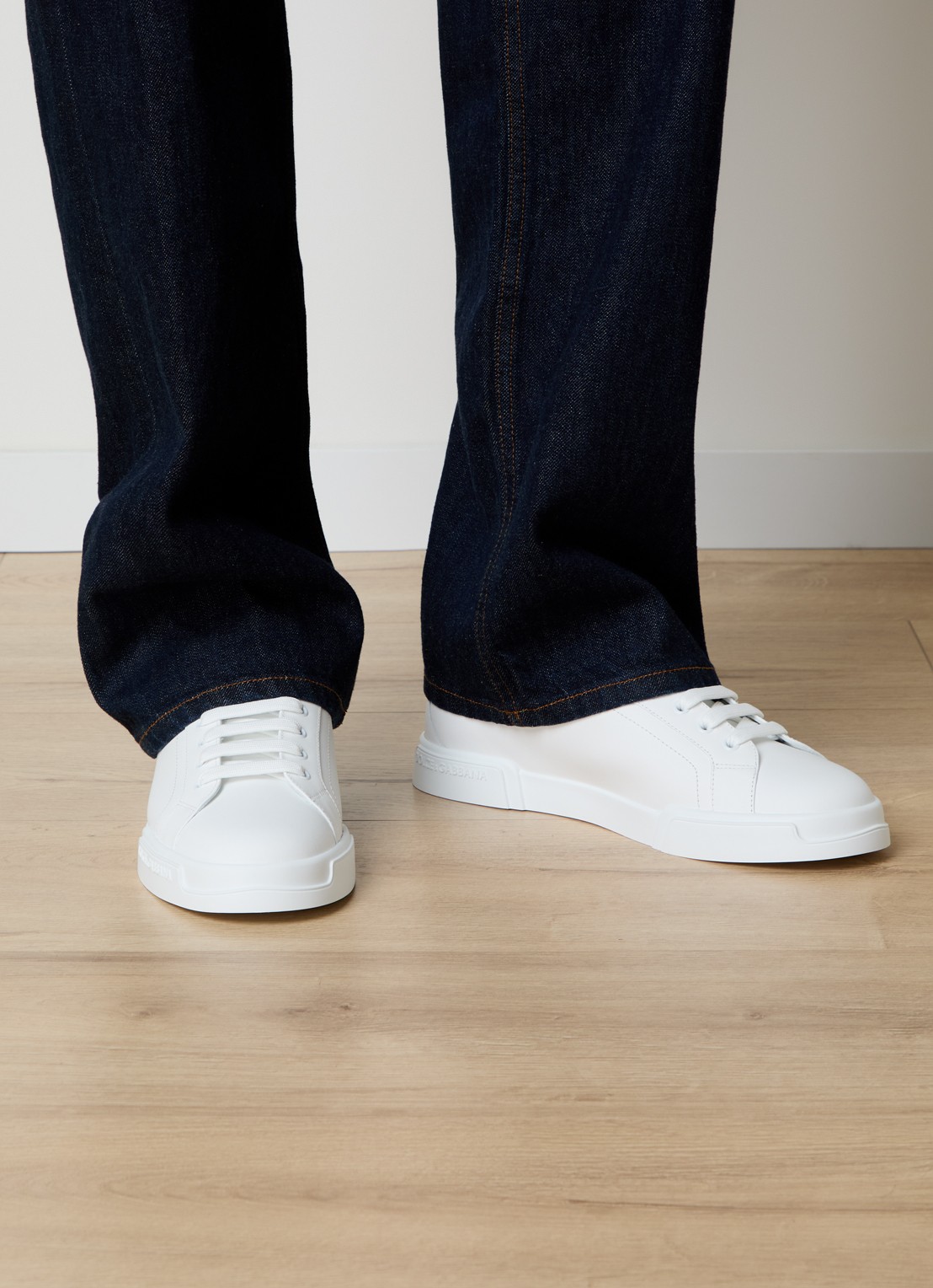 Dolce & Gabbana Portofino sneaker van kalfsleer - voorkant 2 gebroken wit