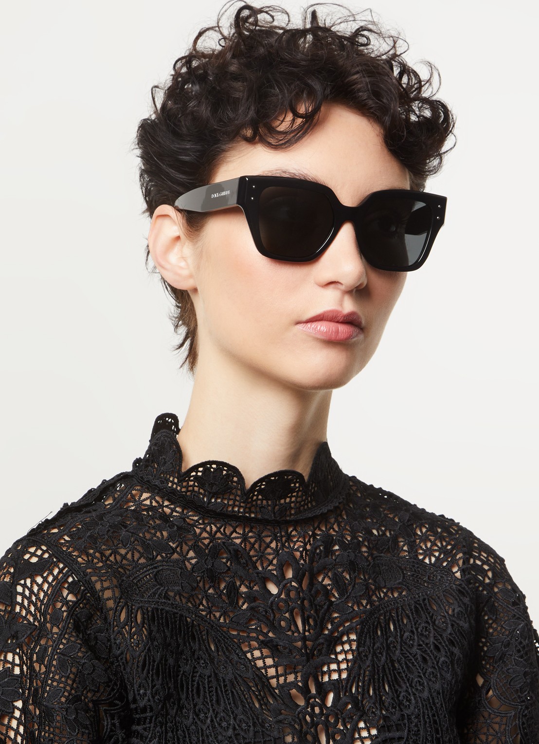 Dolce & Gabbana Wayfarer zonnebril DG4471 - voorkant 5 zwart