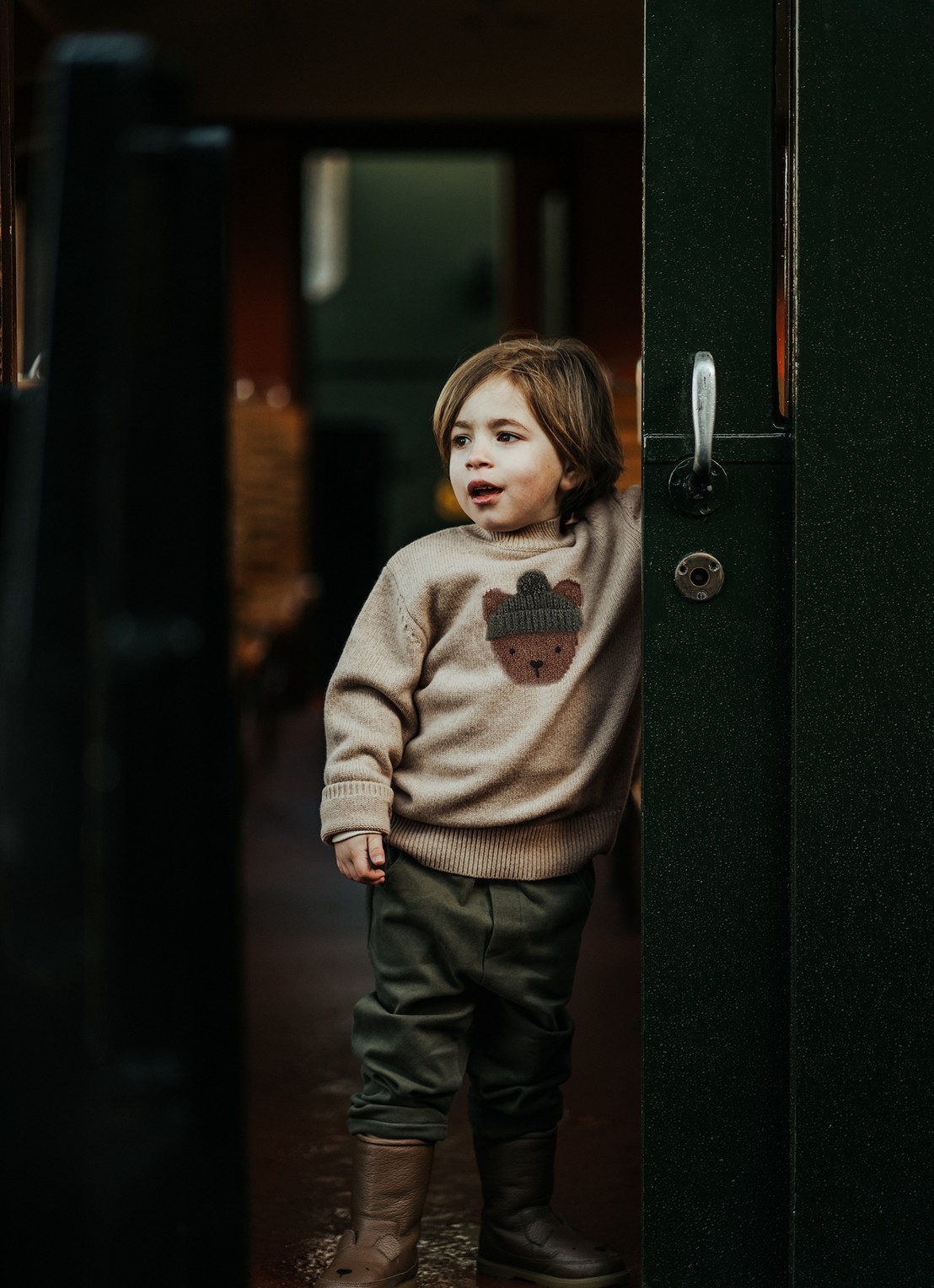 Donsje Amsterdam Denn Bear fijngebreide trui van merino wol - voorkant 4 beige