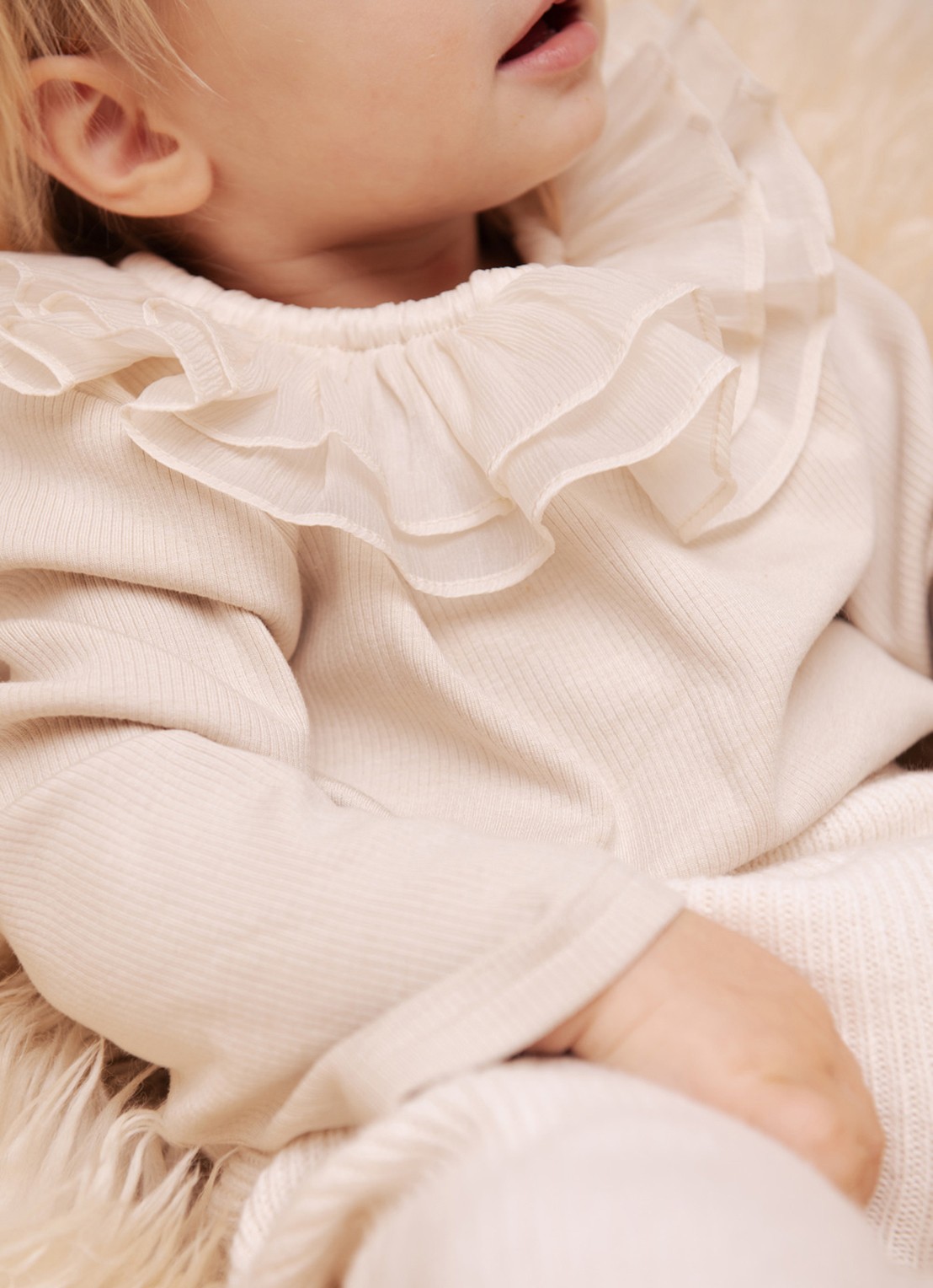 Donsje Amsterdam Fabien romper met volant - voorkant 2 beige