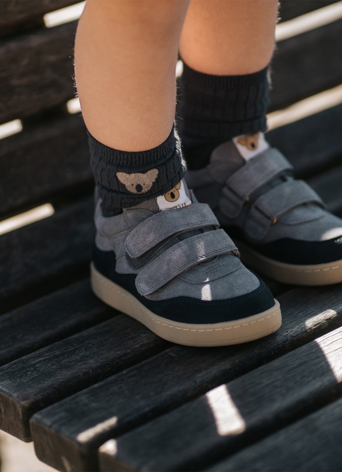 Donsje Amsterdam Ivalo sneaker van leer - voorkant 2 lichtblauw