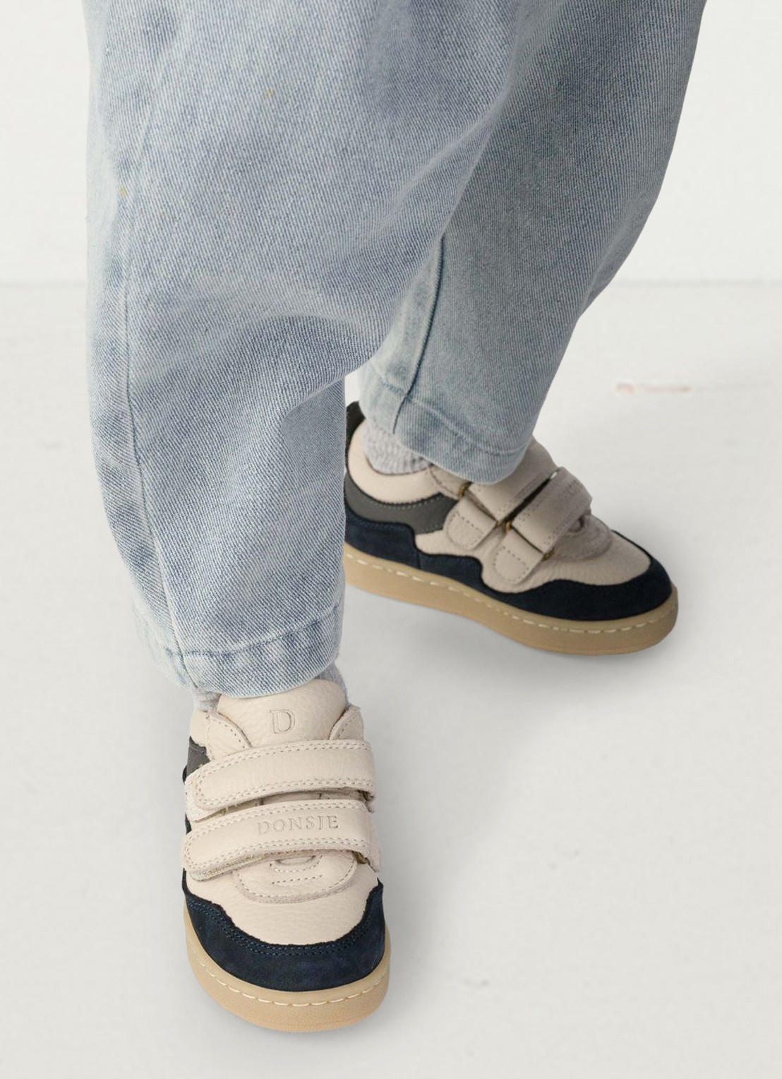 Donsje Amsterdam Pesio Sneakers - voorkant 2 donkerblauw