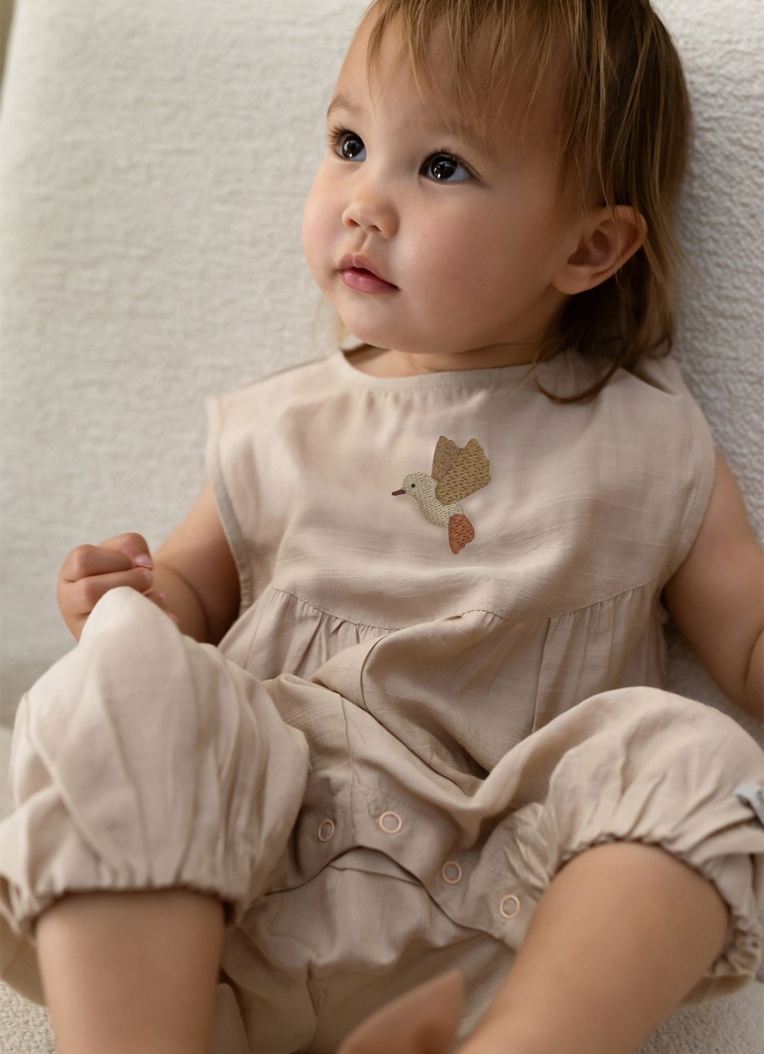 Donsje Amsterdam Sabla Hummingbird playsuit met borduring - voorkant 5 taupe