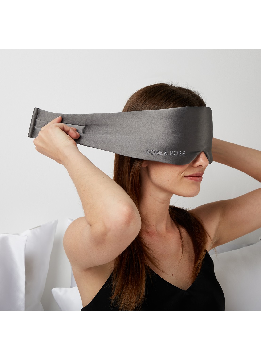 Dore & Rose Deep Sleep Mask - slaapmasker van zijde - detail nº 37 roche lunaire