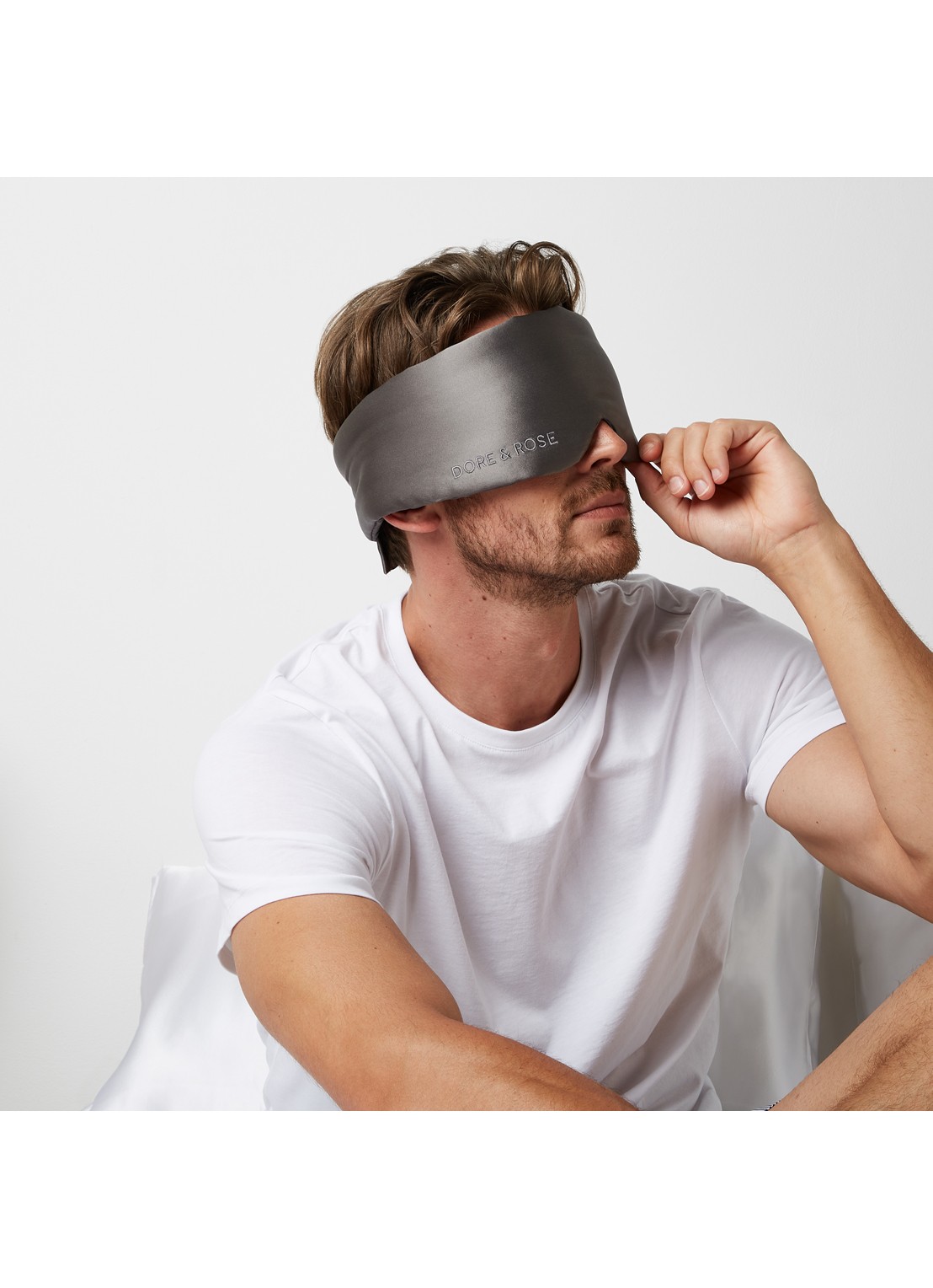 Dore & Rose Deep Sleep Mask - slaapmasker van zijde - detail 2 nº 37 roche lunaire