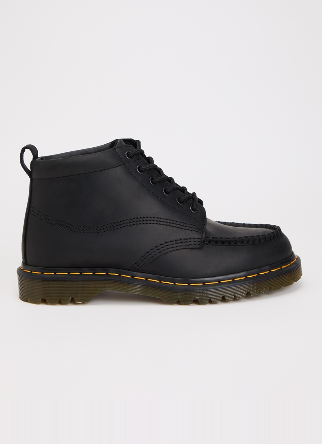 Dr. Martens Lowell veterboot van leer - voorkant 2 zwart