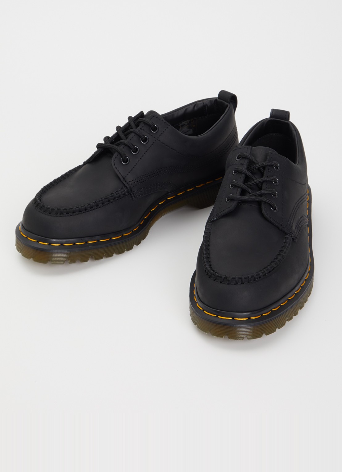 Dr. Martens Lowell veterschoen van leer - detail 2 zwart