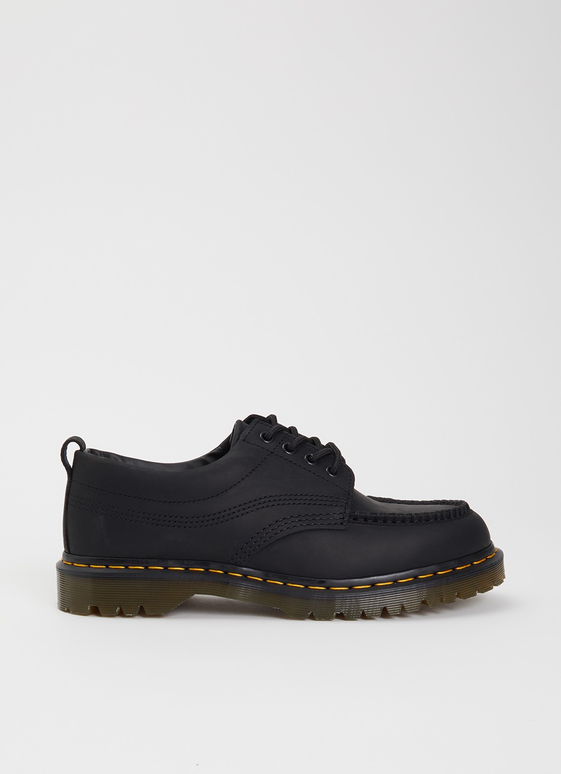 Dr. Martens Lowell veterschoen van leer - voorkant zwart