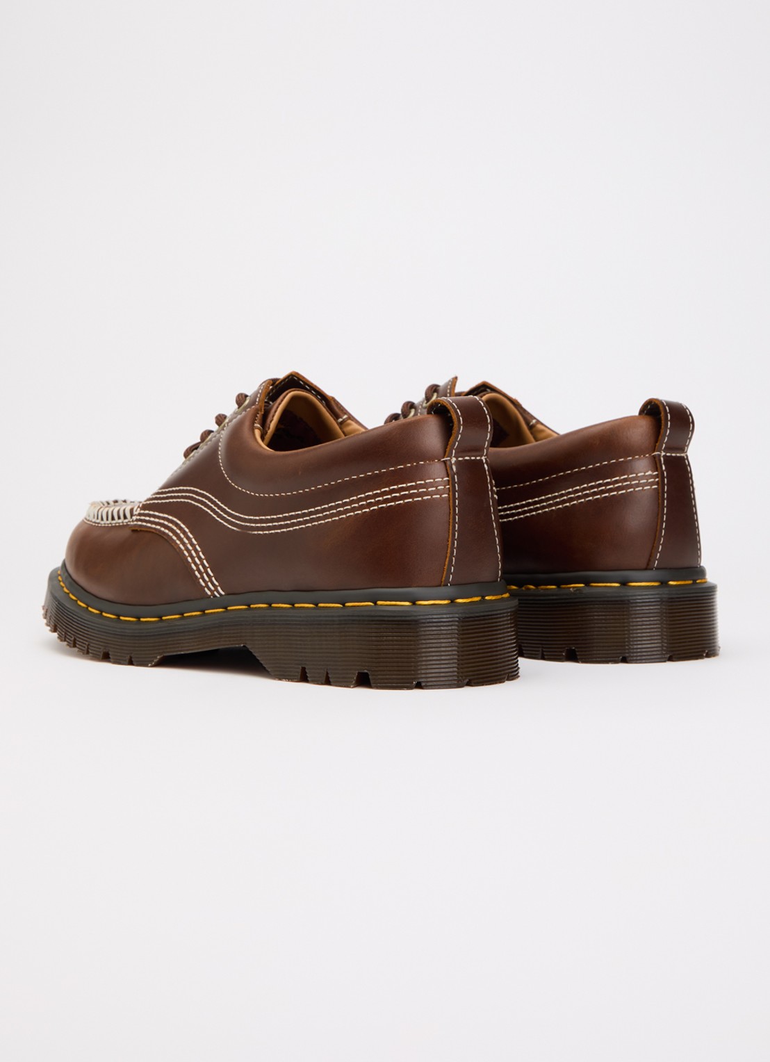 Dr. Martens Lowell veterschoen van leer - achterkant 5 kastanjebruin