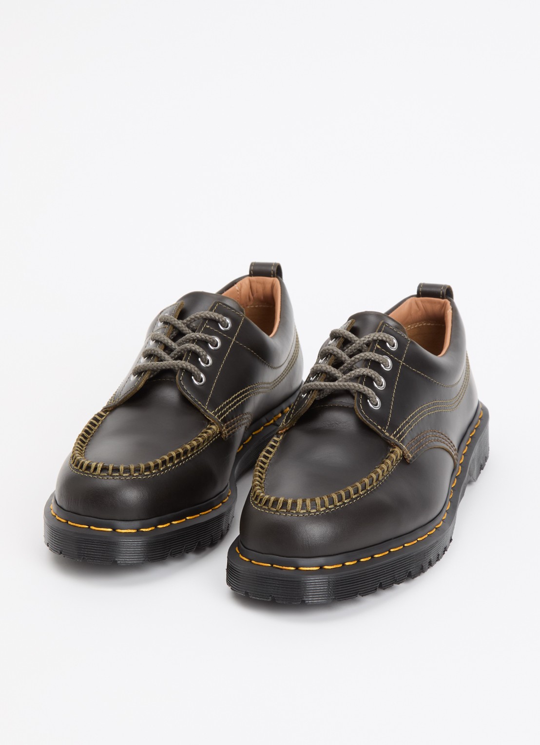 Dr. Martens Lowell veterschoen van leer - detail zwart