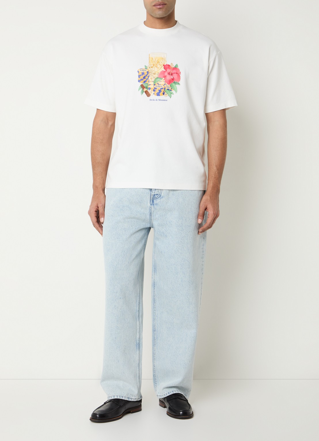 Drôle de Monsieur Hibiscus Club T-shirt met print - voorkant 2 gebroken wit