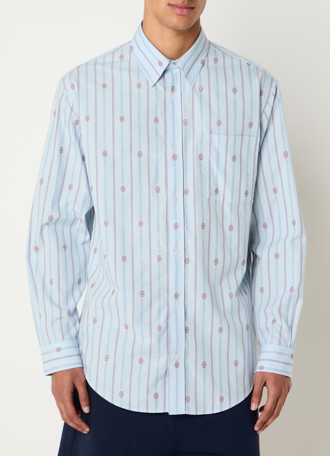 Drôle de Monsieur Monogram comfort fit overhemd met streep- en logoprint - detail 2 lichtblauw