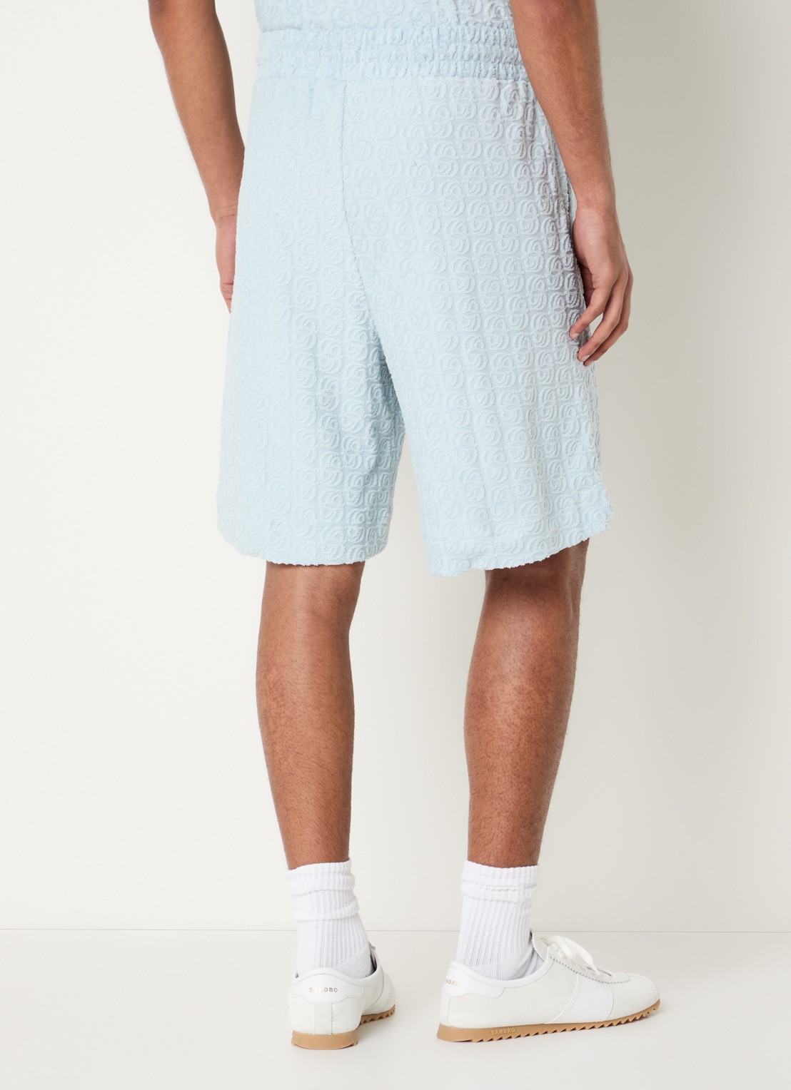 Drôle de Monsieur Monogram korte broek met logo flockprint en steekzakken - achterkant lichtblauw