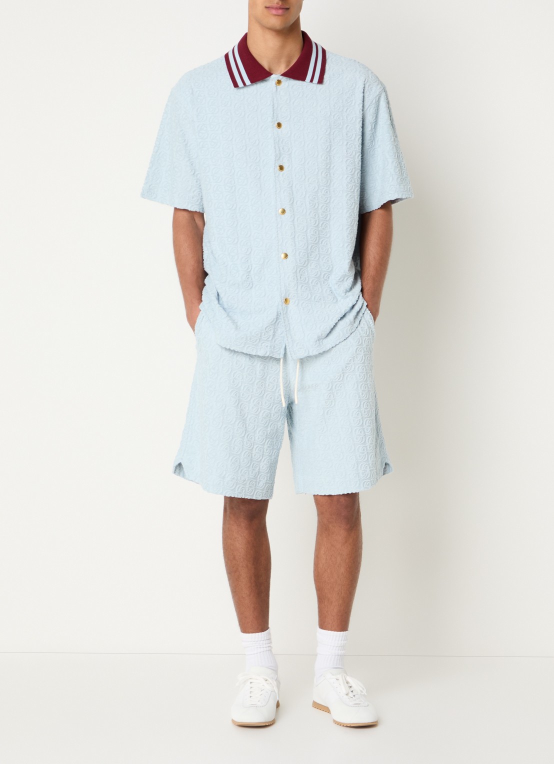 Drôle de Monsieur Monogram korte broek met logo flockprint en steekzakken - voorkant 3 lichtblauw