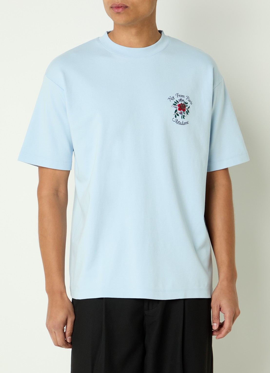 Drôle de Monsieur Slogan Rose T-shirt met logo- en backprint - achterkant lichtblauw