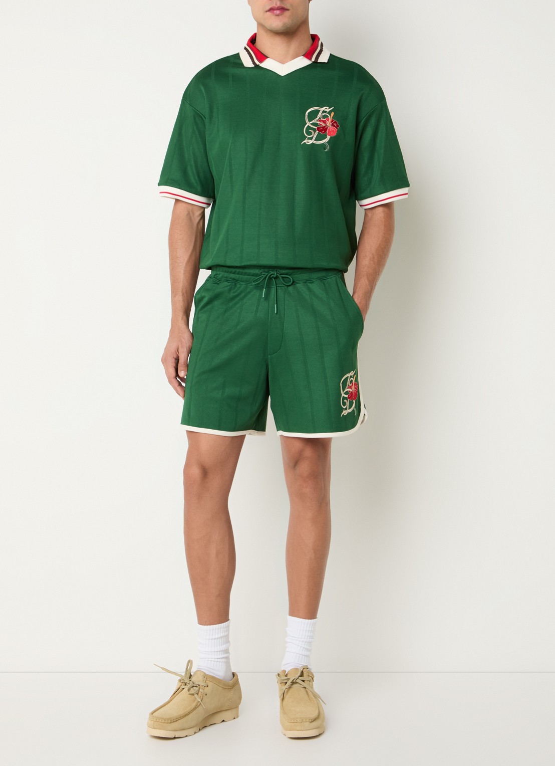 Drôle de Monsieur T-shirt met borduring - voorkant 2 groen