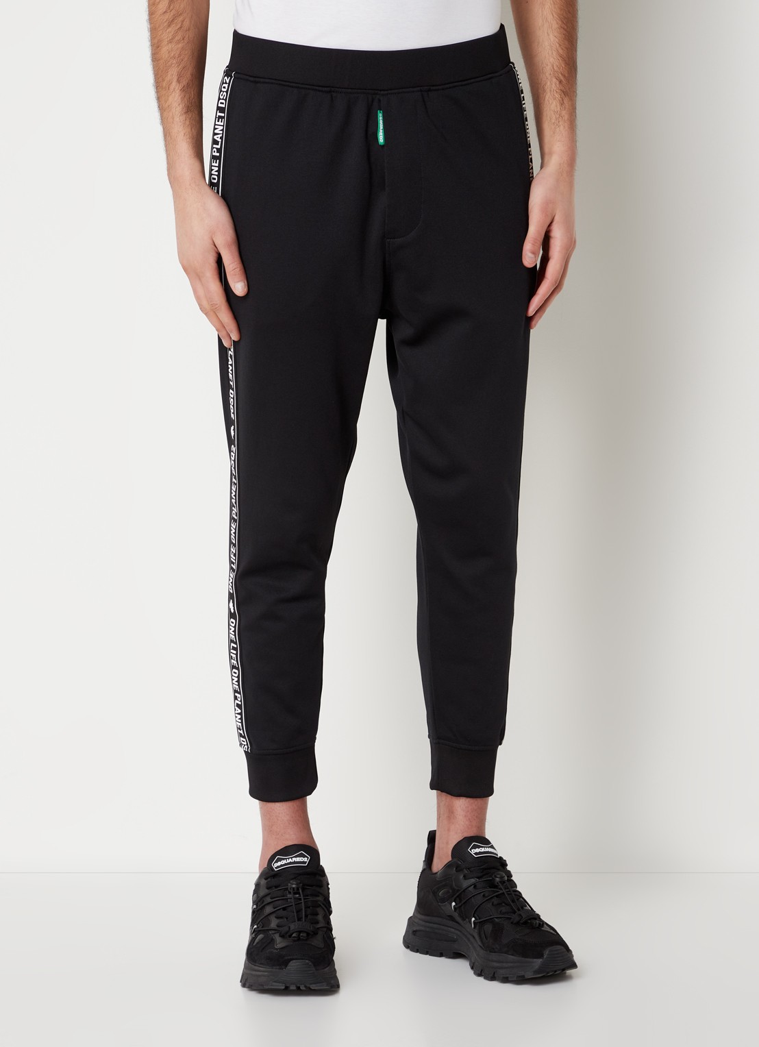 Dsquared2 Olop tapered fit joggingbroek met logotape  - detail zwart