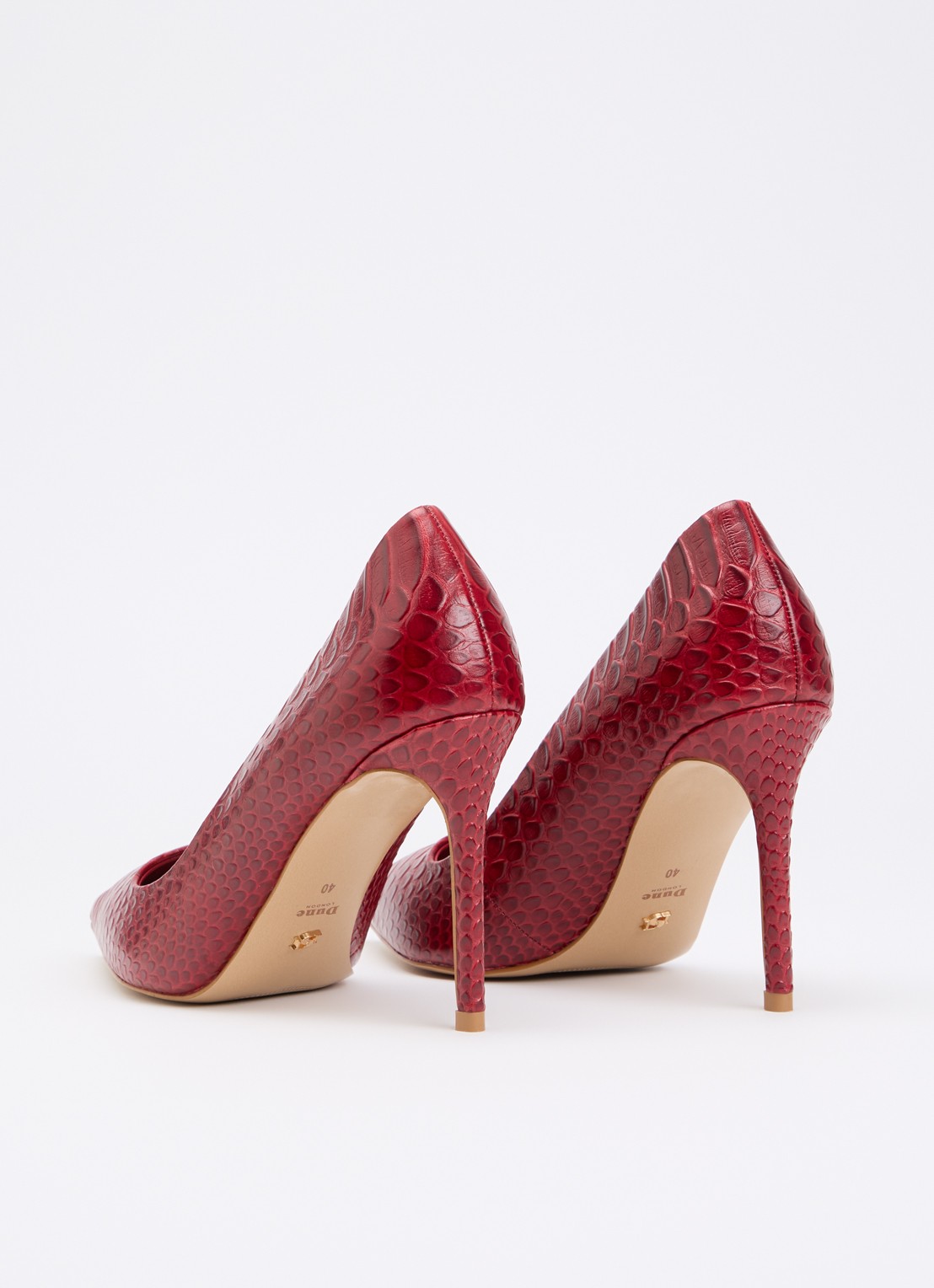 Dune London Assured pump van leer met crocostructuur - detail rood
