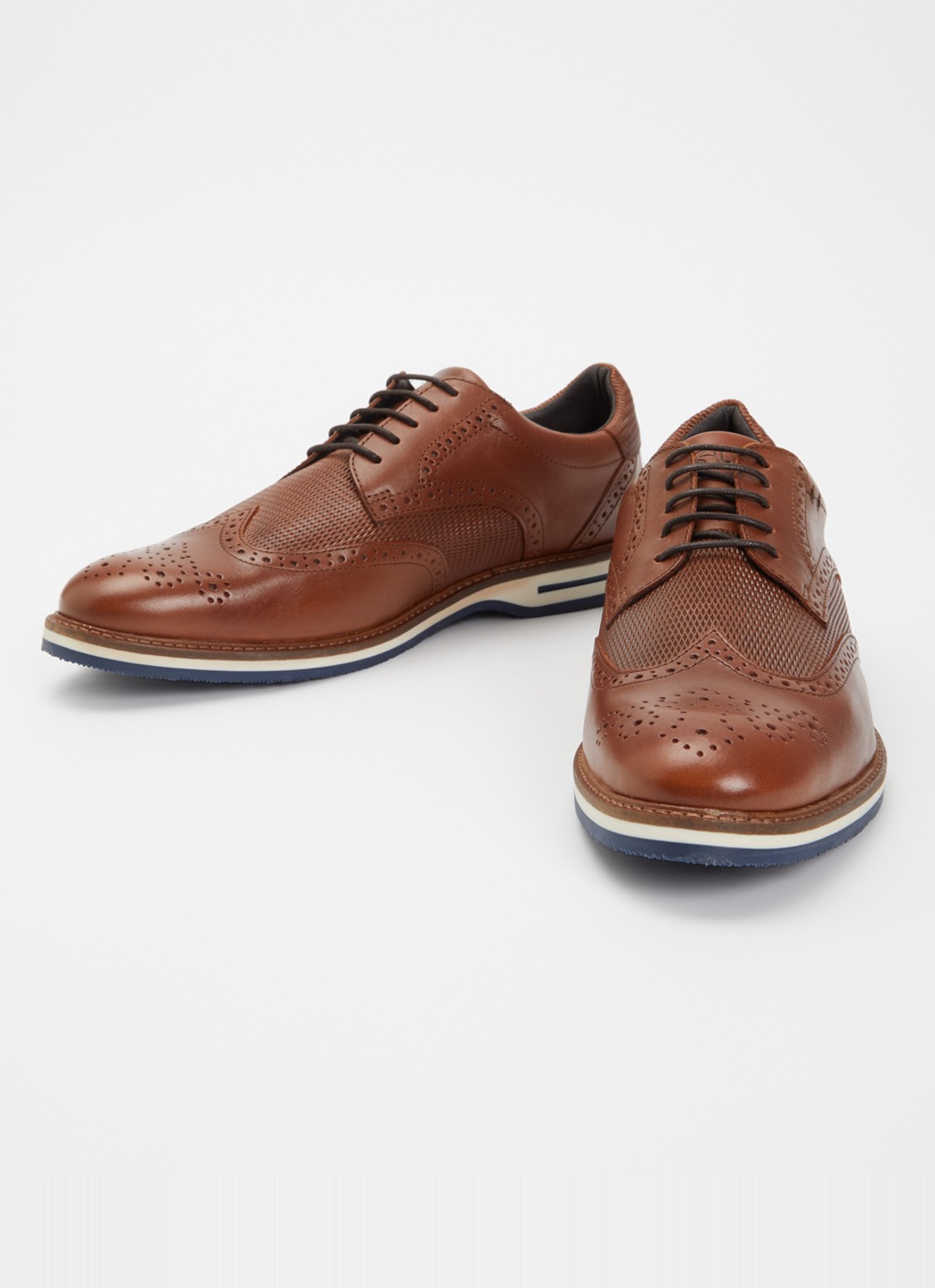 Dune London Barkings brogue van nubuck  - detail roodbruin