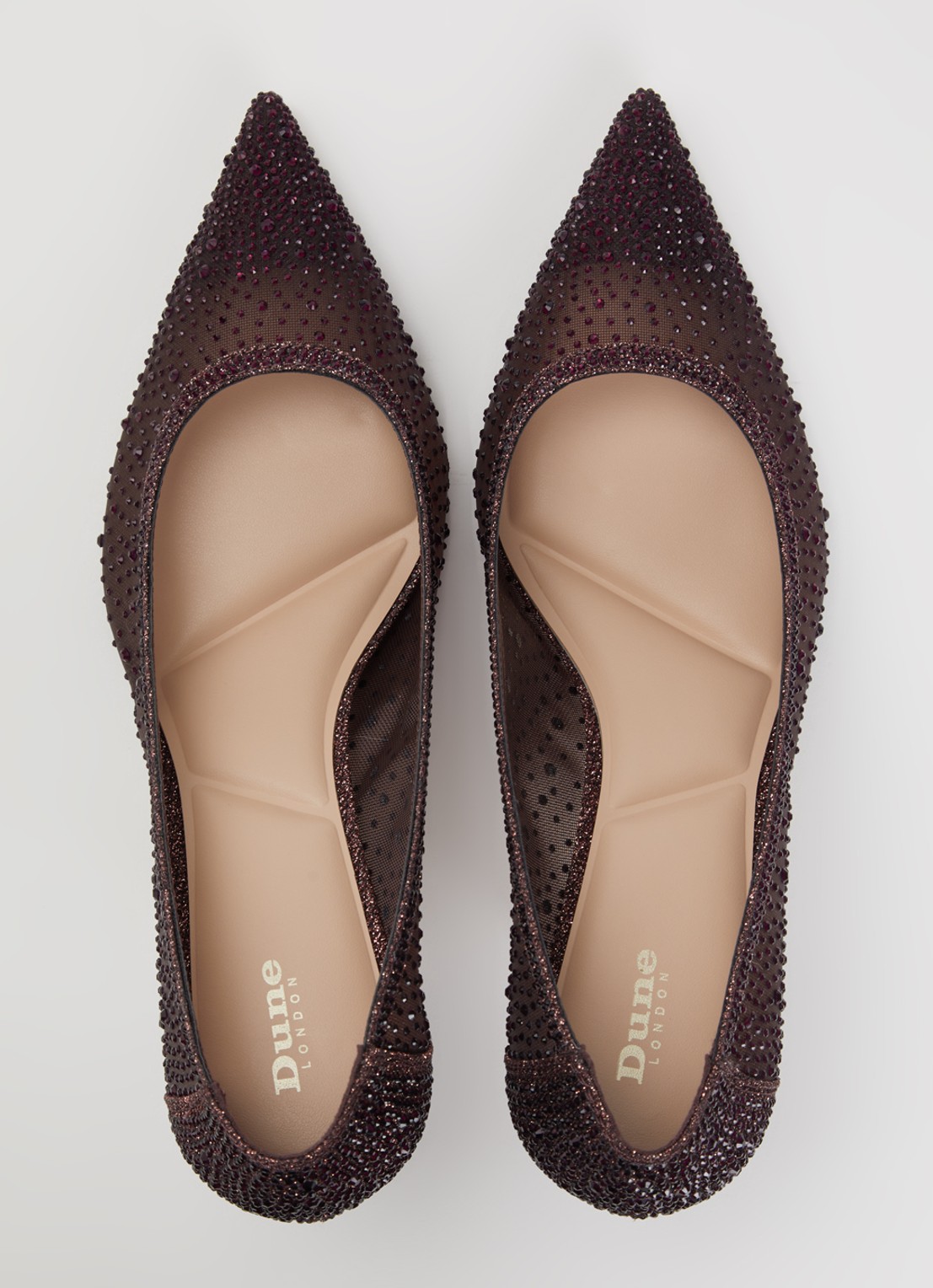 Dune London Brivelle pump van mesh met strass - detail 2 bordeauxrood