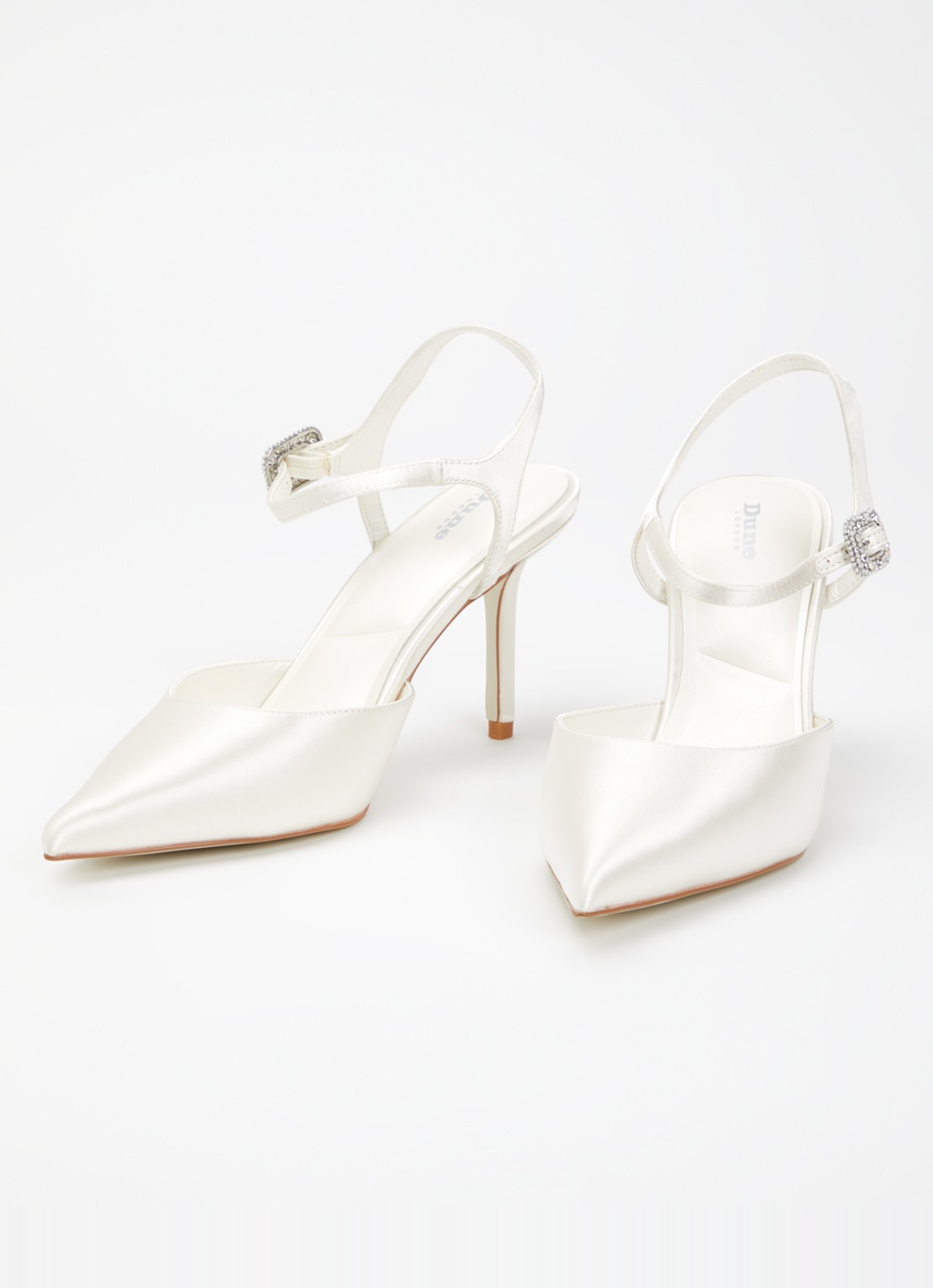 Dune London Celebrant pump van satijn met strass - detail gebroken wit