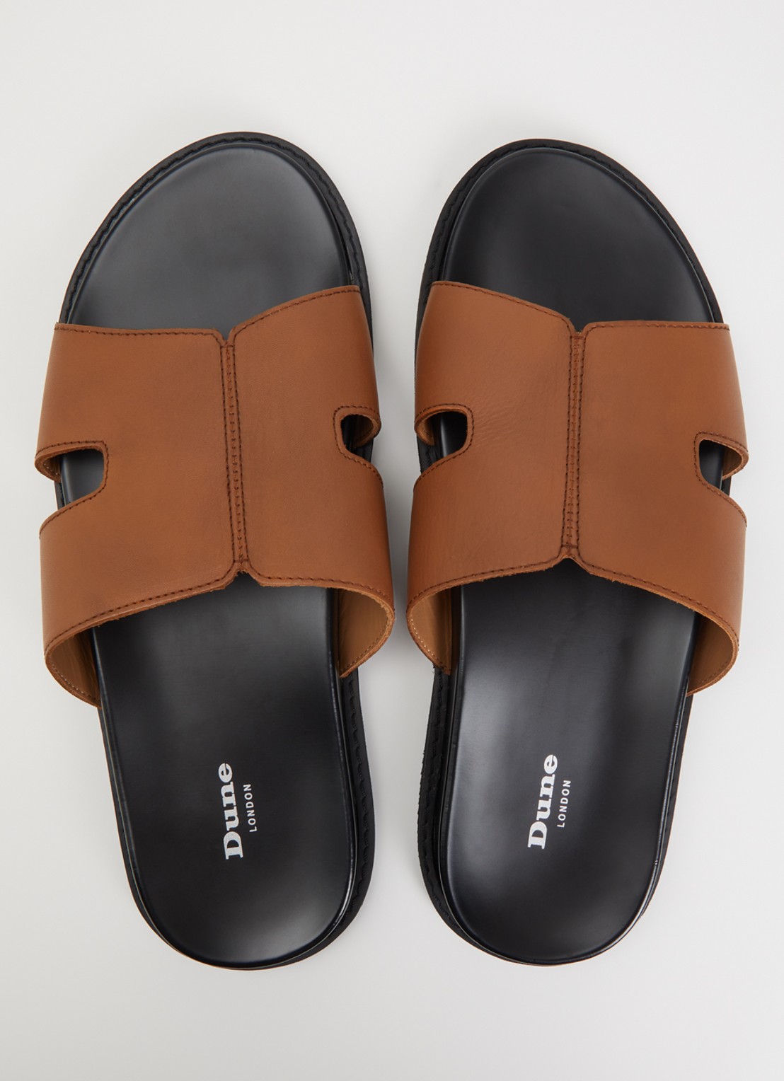 Dune London Ishaa slipper van leer  - detail 4 bruin
