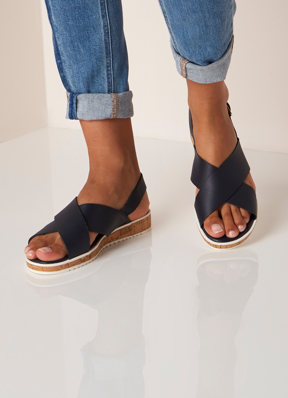 Dune London Lorde sandaal van leer met kurkzool - voorkant 5 donkerblauw