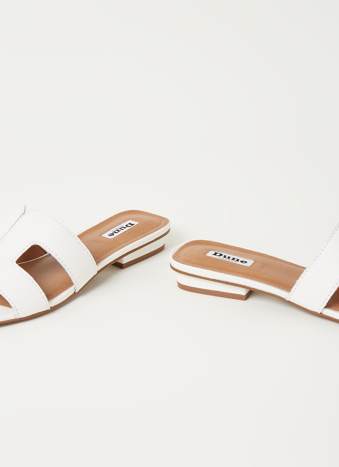 Dune London Loupe slipper van leer - detail 3 gebroken wit