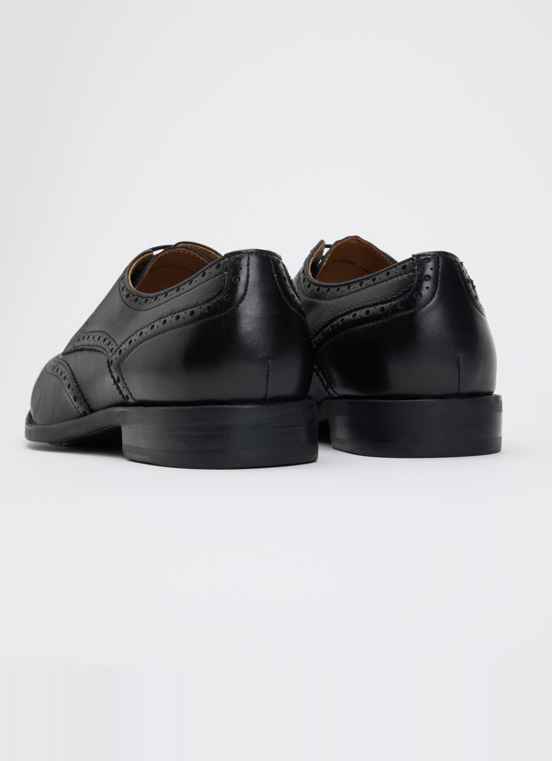 Dune London Sunni Wide Fit brogue van leer  - achterkant 2 zwart