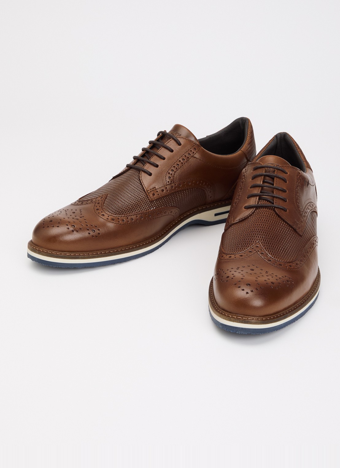 Dune London Wide Fit Barkings brogue van leer - detail 2 bruin