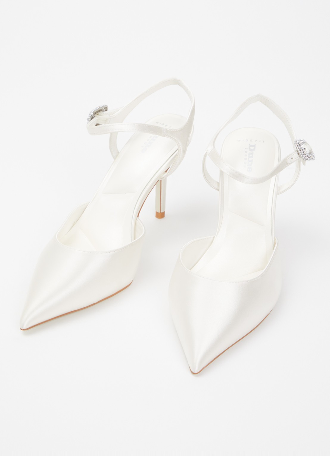 Dune London Wide Fit Celebrant slingback van satijn en gespdetail  - detail 2 ivoor