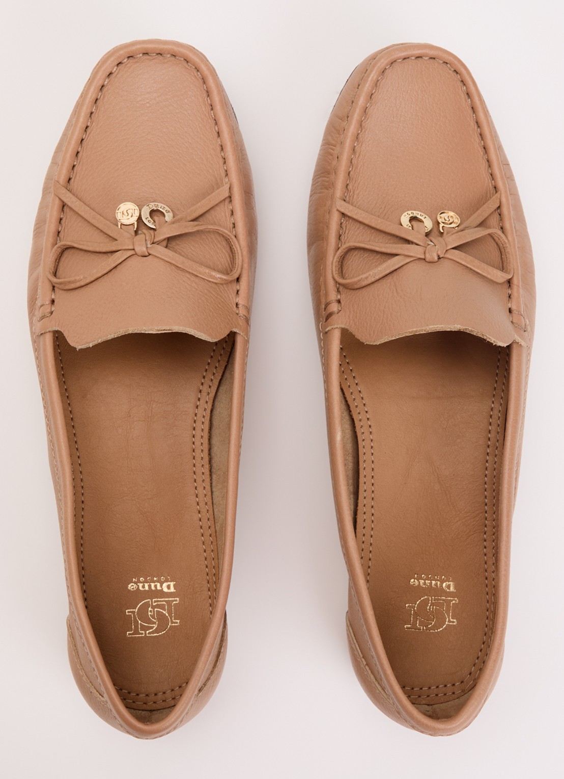 Dune London Wide Fit Grip mocassin van leer - detail 2 camel