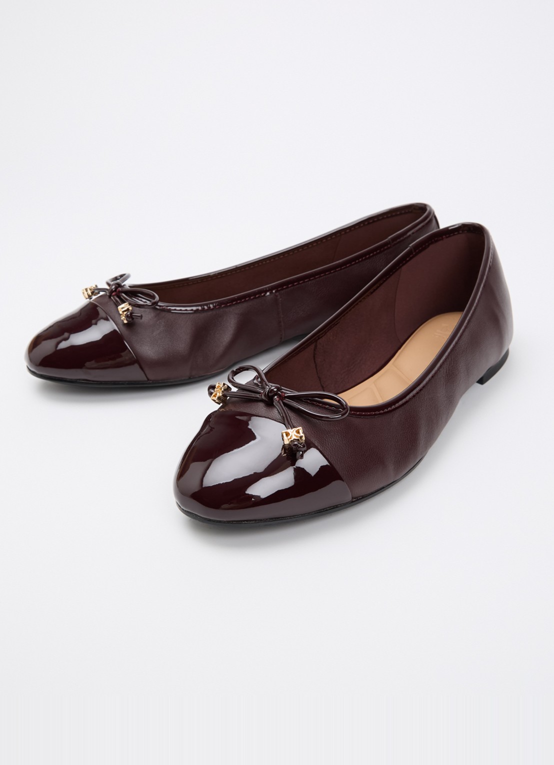 Dune London Wide Fit Hallo ballerina met strikdetail - detail 3 bordeauxrood