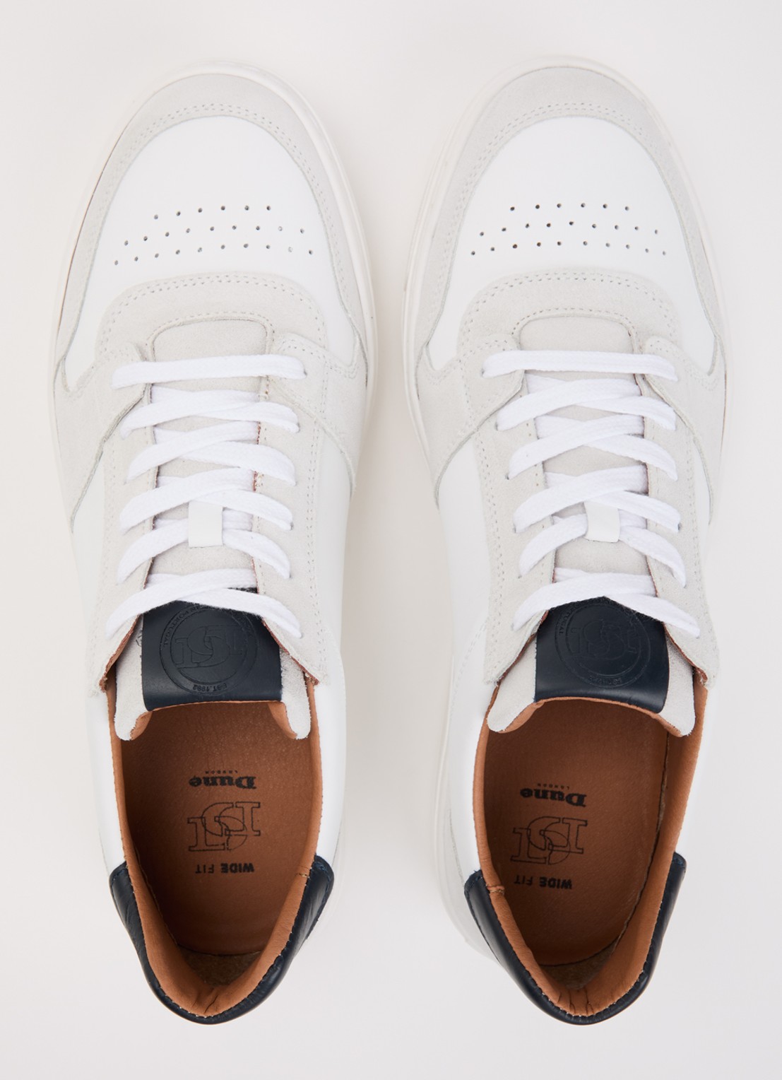 Dune London Wide Fit Tawly sneaker van leer met suède details - detail 3 wit
