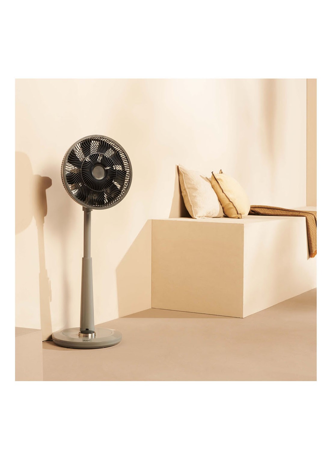 Duux Whisper vloerventilator DXCF09, 73 - 95 cm hoog - detail grijs