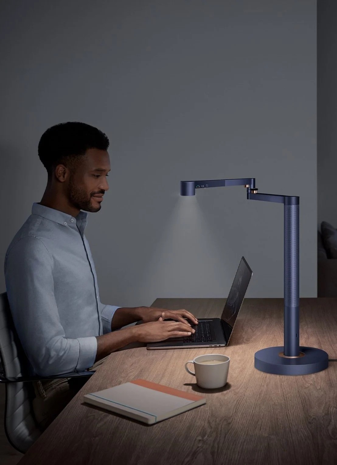 Dyson Dyson Solarcycle Morph™ bureaulamp - Pruisisch Blauw / Koper - achterkant blauw
