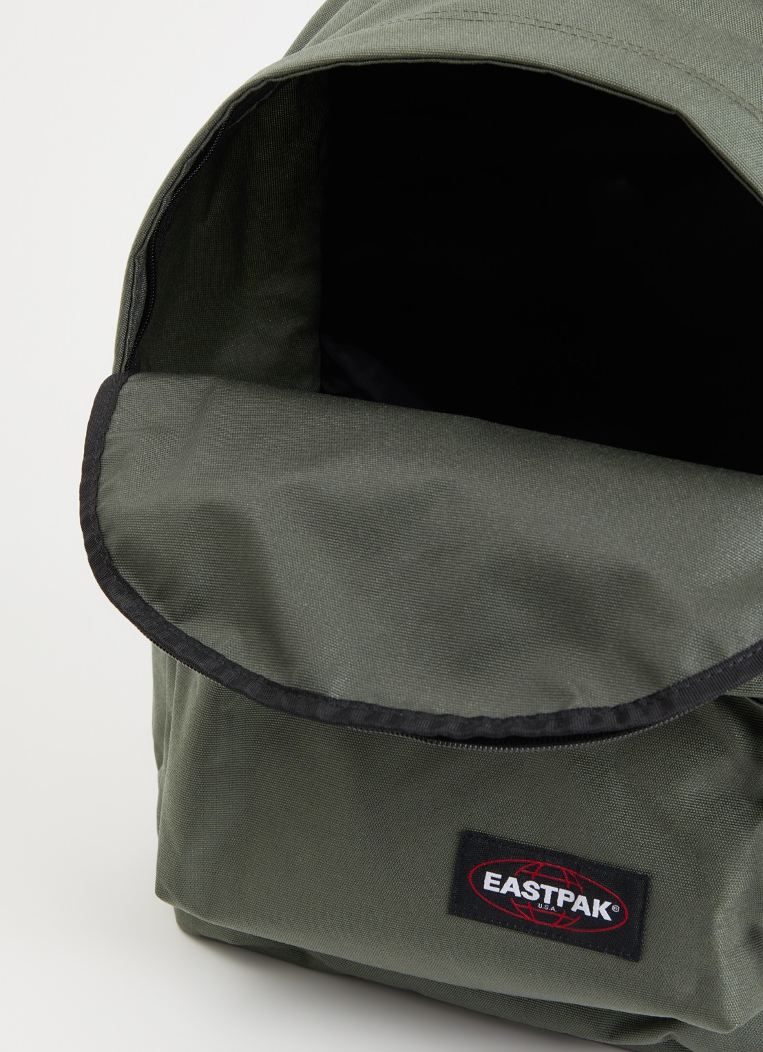 Eastpak Day Office rugzak met 16 inch laptopvak  - detail 2 groen