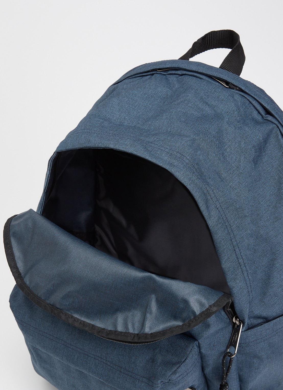 Eastpak Day Office rugzak met 17 inch laptopvak - detail indigo