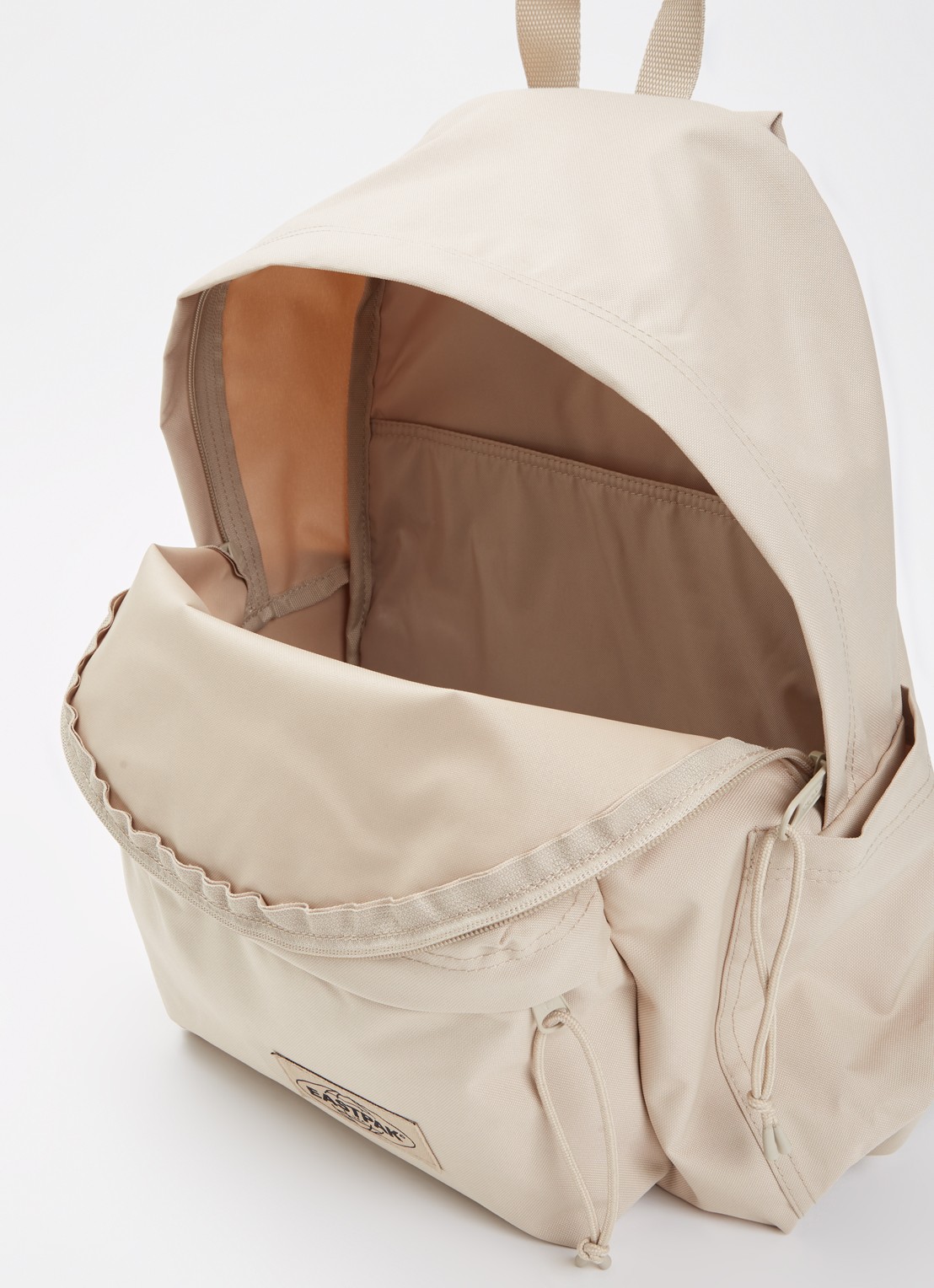 Eastpak Day Pak'r rugzak met 14 inch laptopvak - detail beige