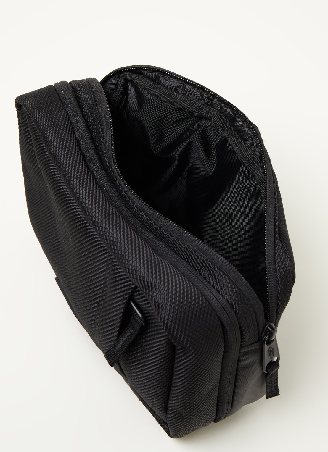 Eastpak Mavis CNNCT Coat toilettas - detail zwart