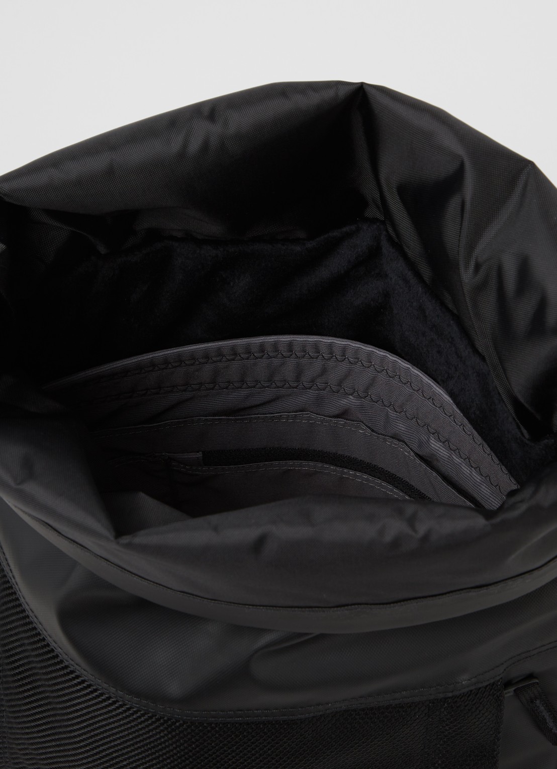 Eastpak Tecum rugzak met 14 inch laptopvak - detail 2 zwart